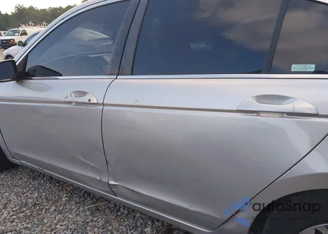 2011 Honda Accord 2.4 Lx z USA, uszkodzony, nr VIN 1HGCP2F33BA013278